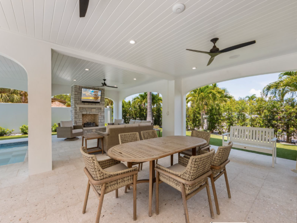 Luxury Beach Retreat on Anna Maria Island - Unforgettable Getaway